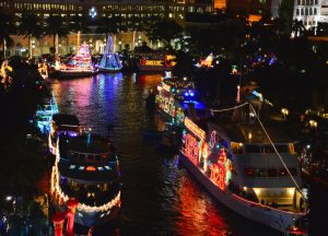 winterfest-parade-boats